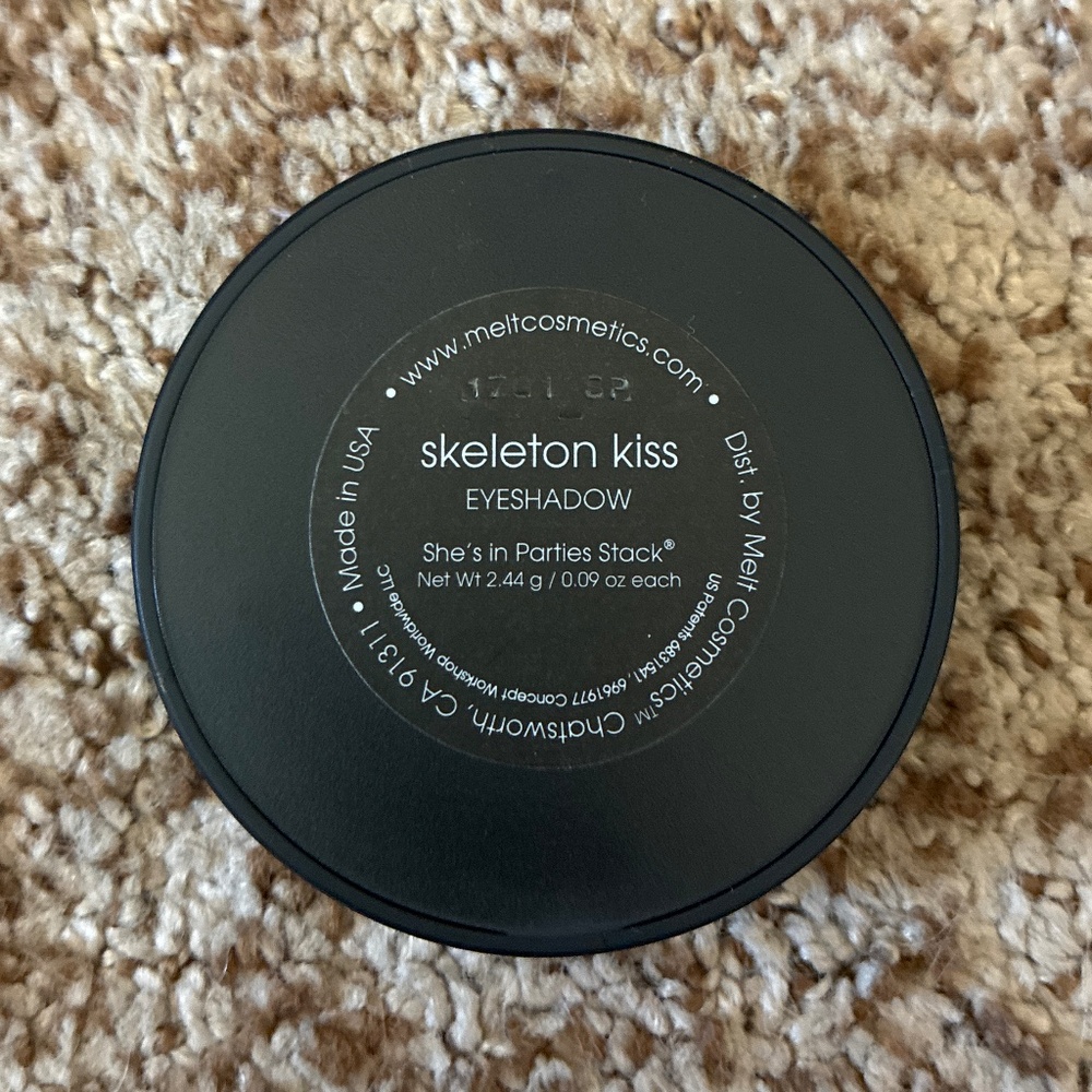 Brand New - Melt Cosmetics - She’s In Parties - Eyeshadow Stack - Picture 3 of 10